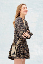 Load image into Gallery viewer, Smooth Leather Expanded Zip Pouch - Taupe/Gold