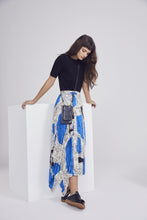 Load image into Gallery viewer, Classic Embossed Leather Zip Pouch - Black Croc/Gold