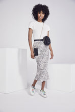 Load image into Gallery viewer, Ricky Pebble Leather Belt Bag - Black/Gold