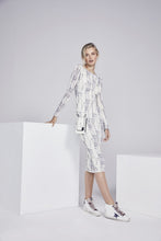 Load image into Gallery viewer, Classic Pebble Leather Zip Pouch - White/Silver