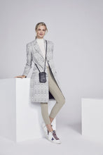 Load image into Gallery viewer, Medium Pebble Leather Expanded Zip Pouch - Black/Pewter