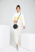 Load image into Gallery viewer, Round Expanded Pebble Leather Zip Pouch - Black/Silver