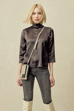 Load image into Gallery viewer, Pebble Leather Expanded Zip Pouch - Greige/Silver
