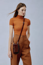 Load image into Gallery viewer, Classic Distressed Leather Zip Pouch - Dark Brown/Silver
