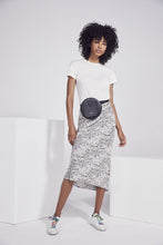 Load image into Gallery viewer, Ricky Pebble Leather Belt Bag - Black/Gold
