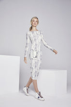 Load image into Gallery viewer, Classic Pebble Leather Zip Pouch - White/Silver
