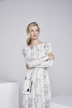 Load image into Gallery viewer, Classic Pebble Leather Zip Pouch - White/Silver
