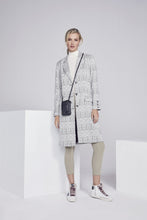 Load image into Gallery viewer, Medium Pebble Leather Expanded Zip Pouch - Black/Pewter
