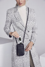 Load image into Gallery viewer, Medium Pebble Leather Expanded Zip Pouch - Black/Pewter
