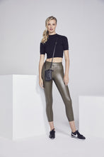 Load image into Gallery viewer, Medium Pebble Leather Expanded Zip Pouch - Black/Silver
