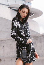 Load image into Gallery viewer, Classic Pebble Leather Zip Pouch - Black/Gold
